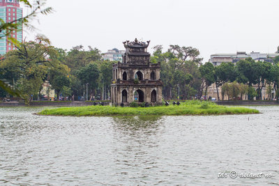 Pagoda på innsjø i Hanoi
